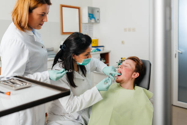 Best Emergency Tooth Extraction in Farmersburg, IN